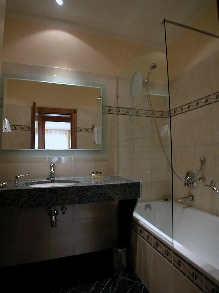 Hotel Atlas Muenchen 4*, Munich Germany