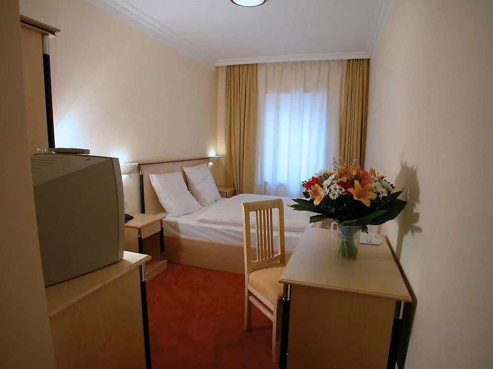 Hotel Atlas Muenchen  Munich